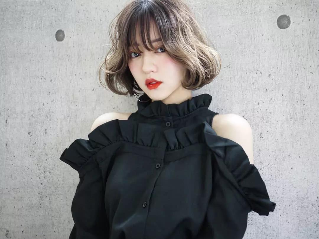 2019女士短发内c卷