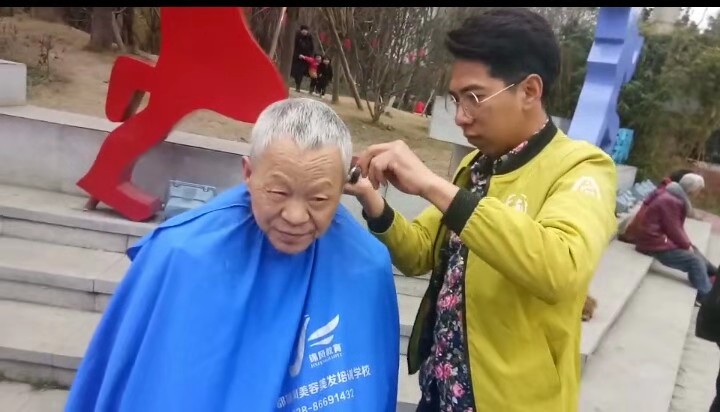 成都锦风教育美容美发学校学员王潇
