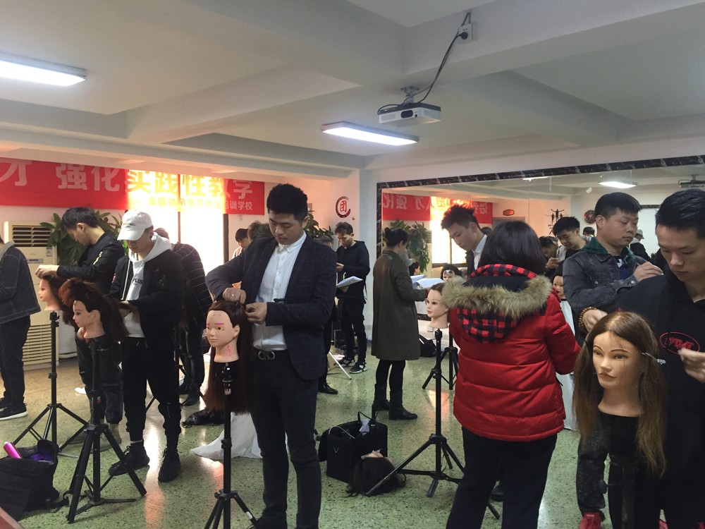 2019成都美发师职业资格证书考试现场