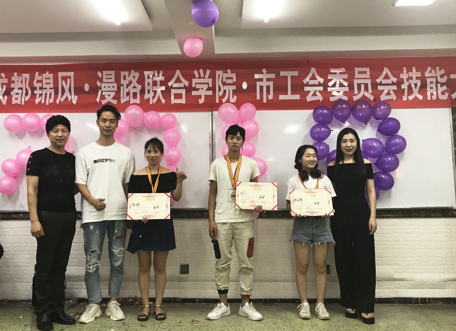 5d425a633d090.jpg